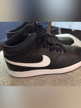 Nike Women's Court Vision Mid
